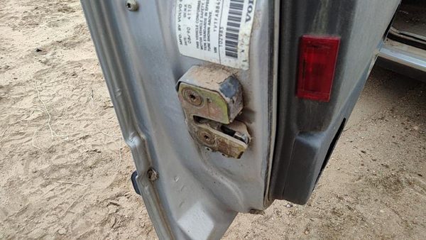 85-95 Volvo 740 Driver Left Front Door Latch With Rods/Cables Oem — photo 2