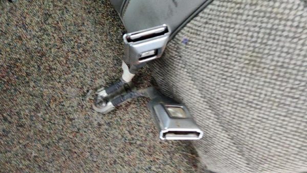 1992 Jeep Cherokee Driver Left Rear Seat Belt Buckle Receiver Back Oem Gray — photo 3