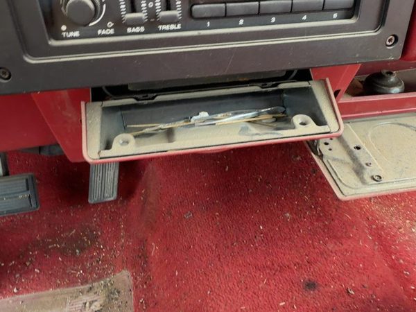 1987-1993 Dodge Dakota Ash Tray Assembly Oem Slide Out Dash Red 5Aa01Hc5 — photo 1
