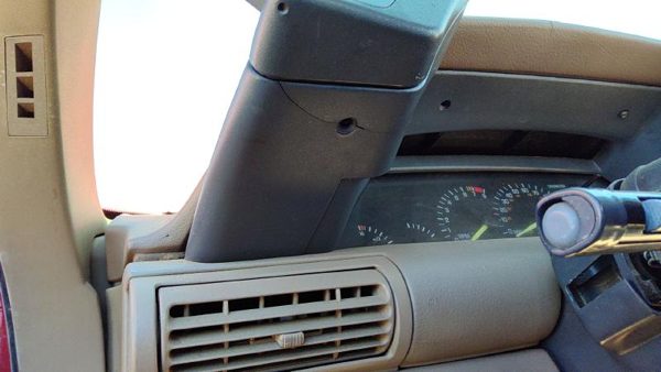 1993 Pontiac Grand Prix Dash Panel Tan — photo 3