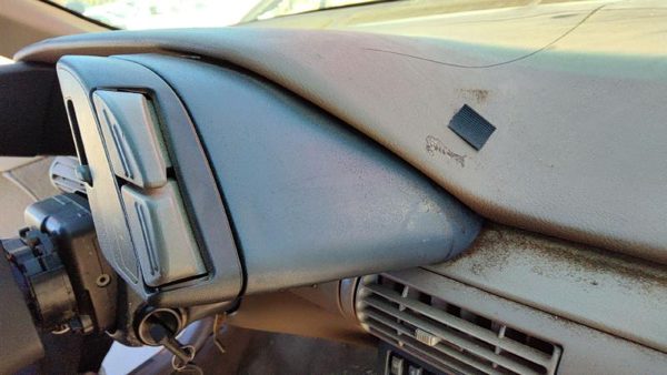 1993 Pontiac Grand Prix Dash Panel Tan — photo 5