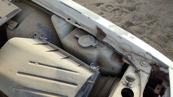 2000-2011 Ford Crown Vic Windshield Washer Fluid Reservoir With Pump Wiper Tank — photo 3