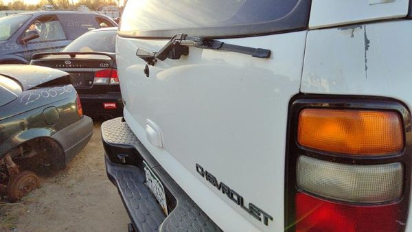 2001 Suburban 1500 Trunk/decklid/hatch/tailgate 50U Summit White — photo 3