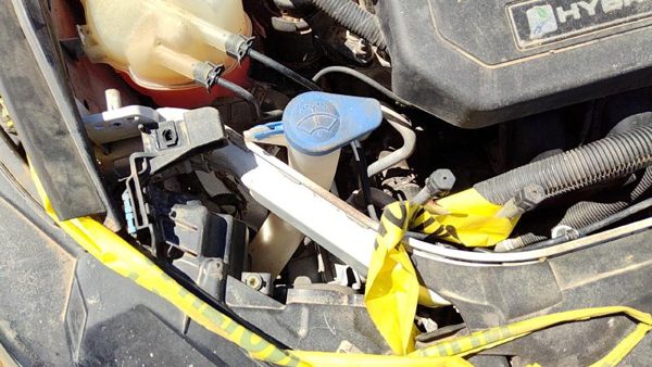 2013-2014 Ford Fusion Windshield Washer Fluid Reservoir With Pump Oem Wiper Tank — photo 2