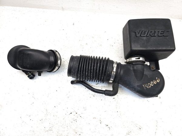 1999 Chevy Tahoe Air Intake Tube Duct With Vortec Resonator Oem 15998580 — photo 2