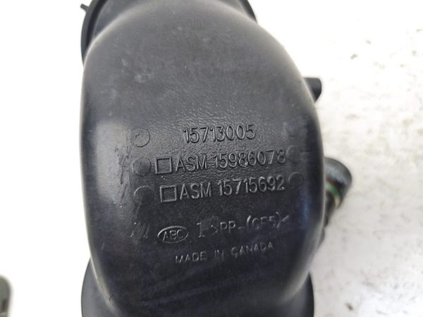 1999 Chevy Tahoe Air Intake Tube Duct With Vortec Resonator Oem 15998580 — photo 5