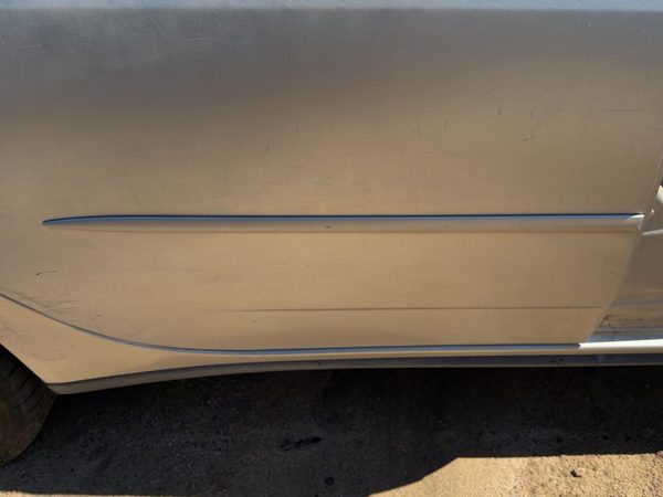 05-10 G6 Passenger Right Rear Moulding From Door Oem Back Sedan Silver 67U — photo 1