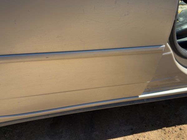 05-10 G6 Passenger Right Rear Moulding From Door Oem Back Sedan Silver 67U — photo 4