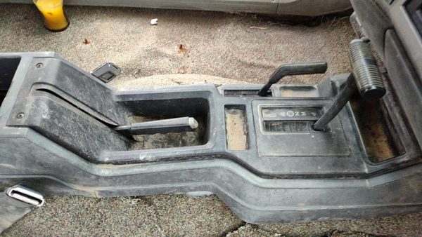1992 Jeep Cherokee Center Floor Console Assembly Oem At 4X4 Gray — photo 5