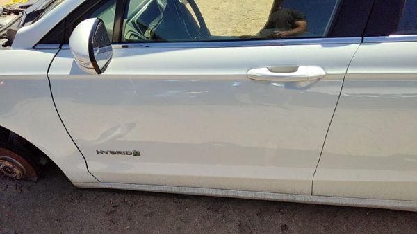 2013 Ford Fusion Front Door LH White Yz — photo 2