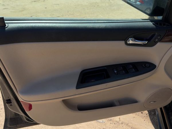 09-11 Impala Driver Left Front Door Trim Panel With Master Switch Neutral 522 — photo 2