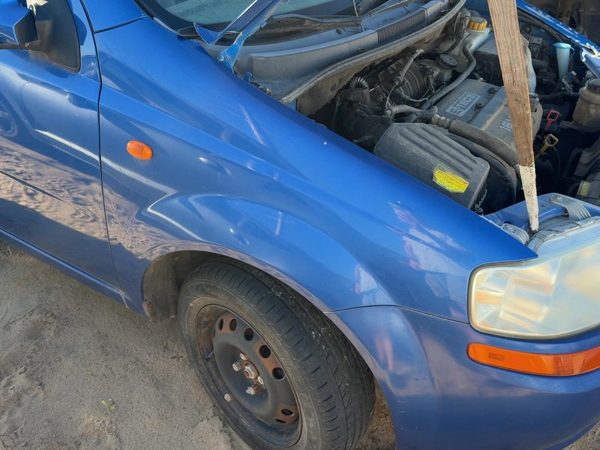 2004-2008 Chevy Aveo Passenger Right Front Fender Oem Blue 33U 96476680 — photo 2