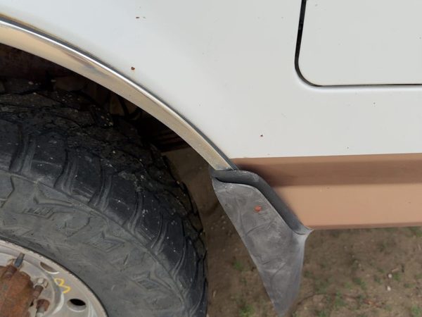 1997-1999 Ford F250 Driver Left Rear Wheel Flare Moulding Oem Back — photo 3