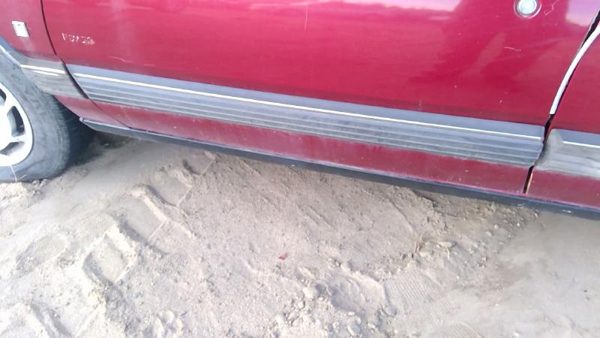 1989-1991 Olds Eighty Eight Driver Left Front Moulding From Door Oem Trim Strip — photo 1