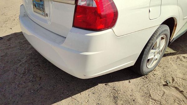 2004-2008 Chevy New Style Malibu Rear Bumper Cover Assembly Oem Back White 40U — photo 3