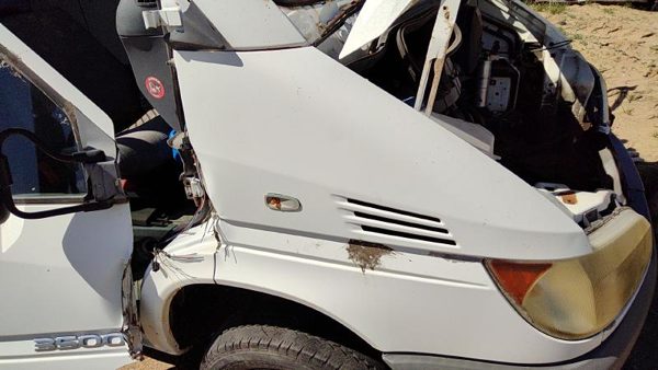 2006 Dodge Sprinter 3500 Fender RH Van White P01 Junk — photo 4