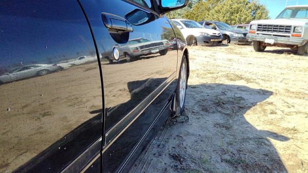 2002 INFINITI G20 Front Door RH KH3 Black — photo 7