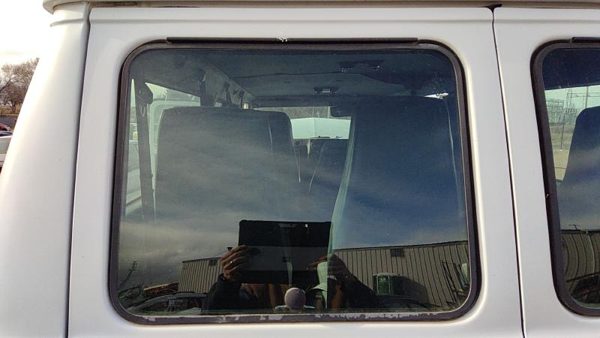 1972-1996 Gmc Van 3500 Driver Left Back Glass Rear Window Oem 00338853 — photo 2