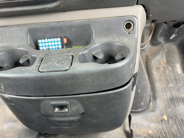 2001-2002 Chevy Express Van 2500 Center Console Dog House Assembly Oem Complete — photo 3