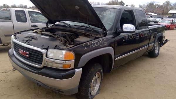 2000 GMC Sierra — vehicle photo 1