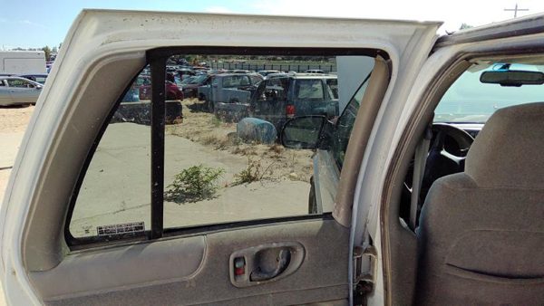 1998-03 S10 Blazer Driver Left Rear Door Trim Panel With Switches Back Gray 92H — photo 2