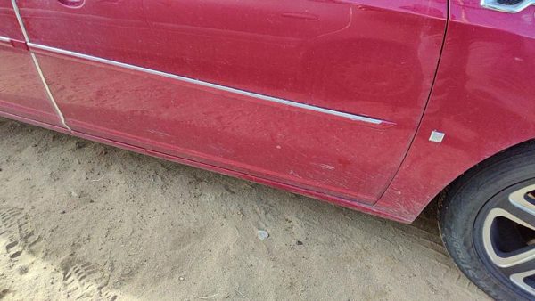 2007 Buick Lucerne Front Door RH Crimson 86U 25863363 — photo 4