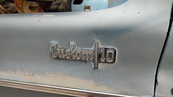 1973-1974 Chevy C10 Driver Left Front Custom Fender Badge Emblem Oem — photo 1