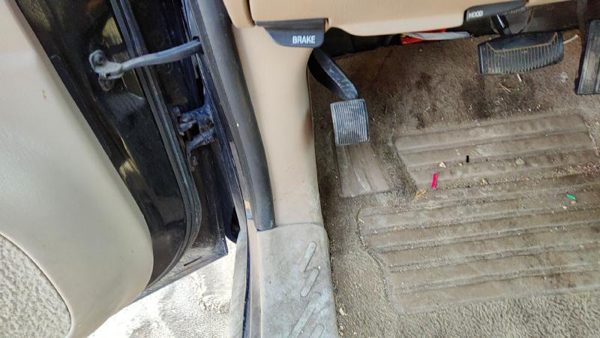 97-04 Ford F150 Driver Left Lower Kick Trim Panel Oem Tan Mx — photo 4