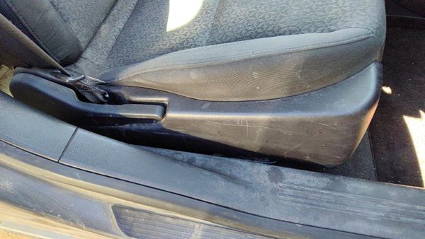 2005-2010 Pontiac G6 Passenger Right Side Seat Trim Panel Oem Black 19B — photo 3
