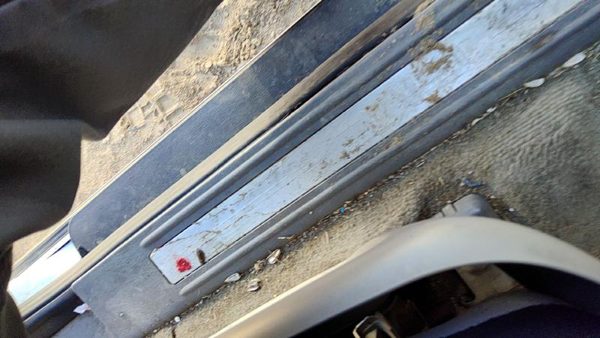 2002-2009 Gmc Envoy Driver Left Lower Kick Trim Panel Oem Gray 28H — photo 5