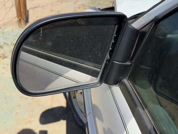 2001 Chevy S10 Blazer Driver Left Power Side Mirror Door Mounted OEM 15094832 — photo 5