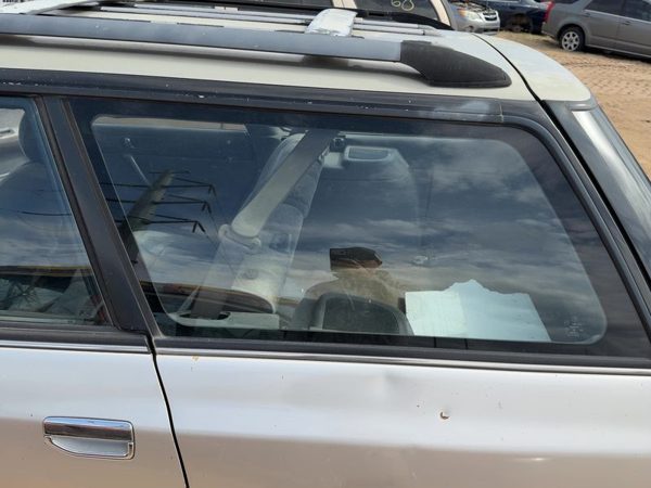 1990-1994 Subaru Legacy Driver Left Rear Quarter Glass Back Side Window Oem — photo 2