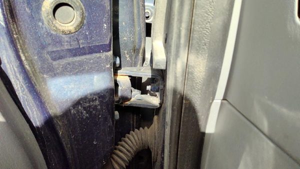 2003 Ford F350 Sd Pickup Front Door Hinge LH — photo 3