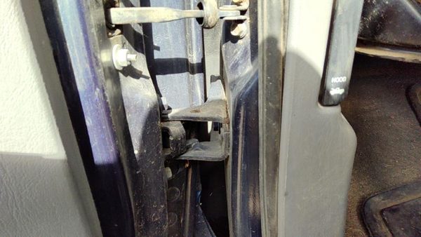 2003 Ford F350 Sd Pickup Front Door Hinge LH — photo 4
