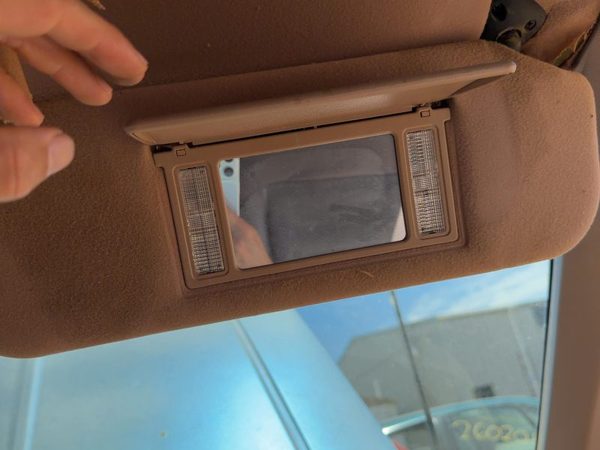91-94 Ford Explorer 2 Dr Passenger Right Sun Visor OEM Tan with Mirror — photo 2