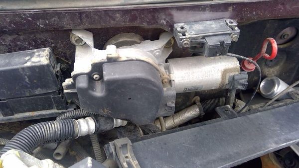 1993 Cadillac Fleetwood Wiper Motor Front — photo 3