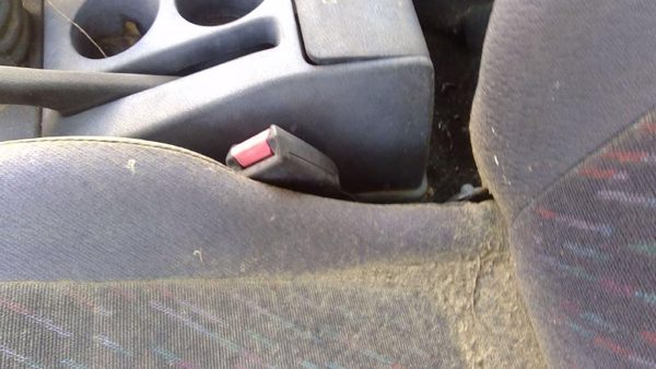1996 Geo Tracker Driver Left Front Seat Belt Buckle Receiver Oem Black — photo 3