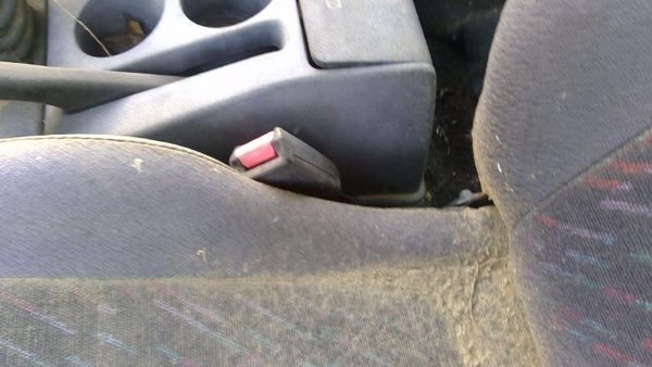 1996 Geo Tracker Driver Left Front Seat Belt Buckle Receiver Oem Black — photo 5