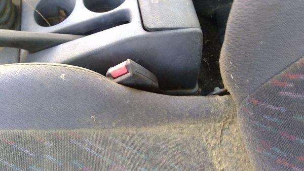 1996 Geo Tracker Driver Left Front Seat Belt Buckle Receiver Oem Black — photo 4