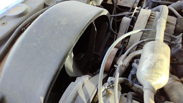 1997-99 Chevy Suburban Complete Cooling Fan Blade Assembly With Clutch Oem 5.7L — photo 5