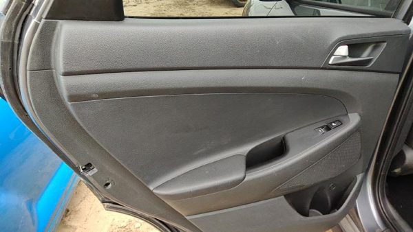 16-18 Hyundai Tucson Driver Left Rear Inside Door Trim Panel Only Back Black Try — photo 4
