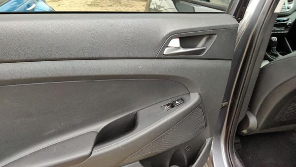 16-18 Hyundai Tucson Driver Left Rear Inside Door Trim Panel Only Back Black Try — photo 5
