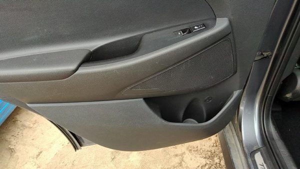 16-18 Hyundai Tucson Driver Left Rear Inside Door Trim Panel Only Back Black Try — photo 7