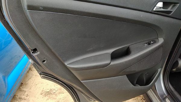 16-18 Hyundai Tucson Driver Left Rear Inside Door Trim Panel Only Back Black Try — photo 9