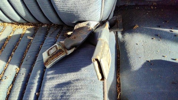 1984 Deville Sedan Passenger Right Front Seat Belt Buckle Receiver Oem Blue — photo 2
