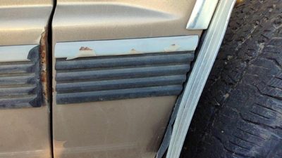 1992-1999 Chevy Suburban Passenger Right Moulding From Fender Oem Trim Strip