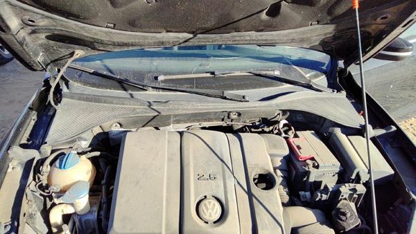 2012-2019 Vw Passat Windshield Wiper Cowl Vent Trim Panel Oem Cover — photo 2