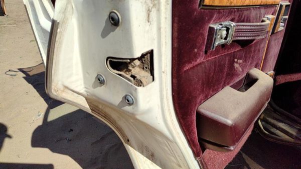 82-91 Buick Century Driver Left Rear Door Latch With Rods/Cables Oem Back — photo 3