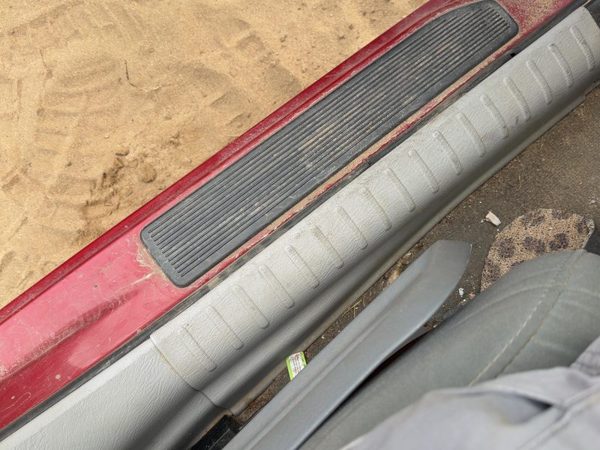 06-10 Pt Cruiser Driver Left Lower Sill Step Moulding Trim Panel Oem Gray D7Dv — photo 3