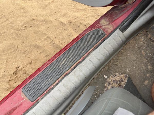 06-10 Pt Cruiser Driver Left Lower Sill Step Moulding Trim Panel Oem Gray D7Dv — photo 2